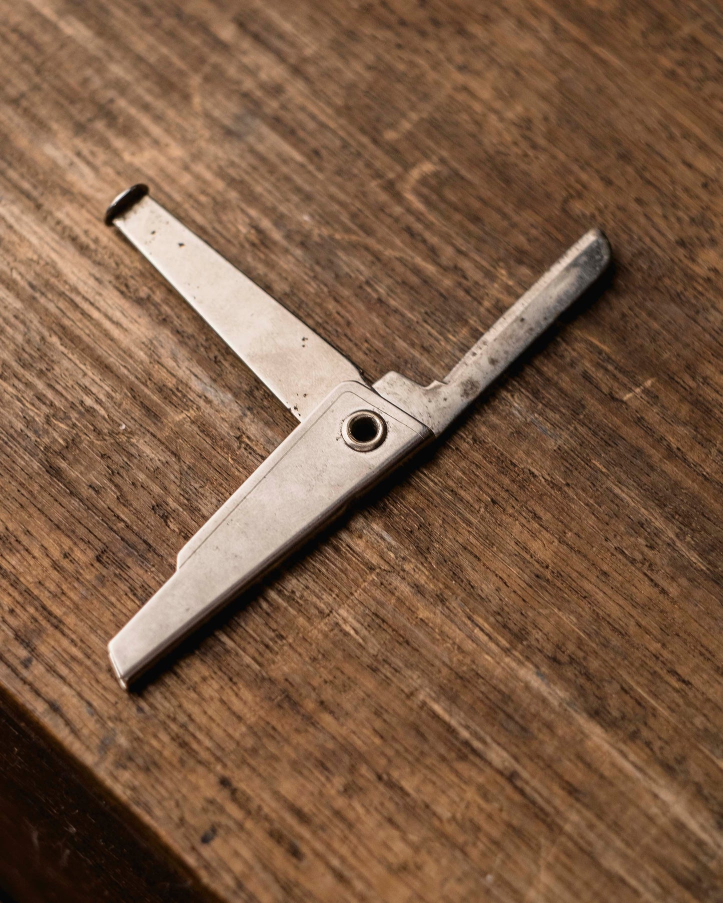 Half And Half Keychain Knife with Cutting and Tamping Blades