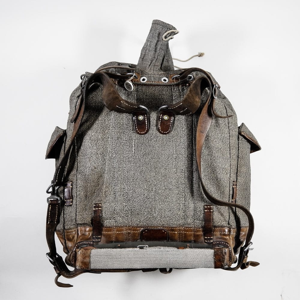 1930's SWISS SKI PACK