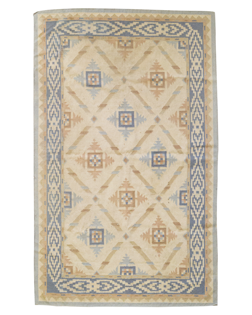 LARGE INDIAN (COUNTRY) WOOL TWILL RUG
