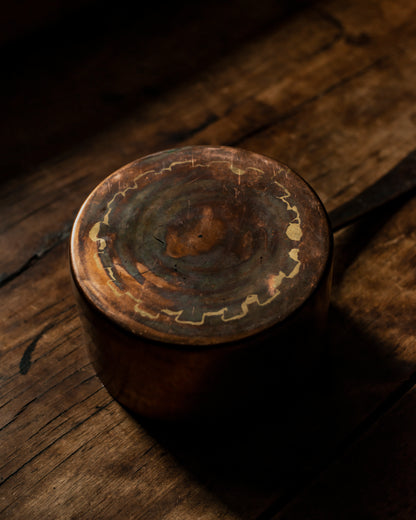 Sartén antigua de cobre pesado