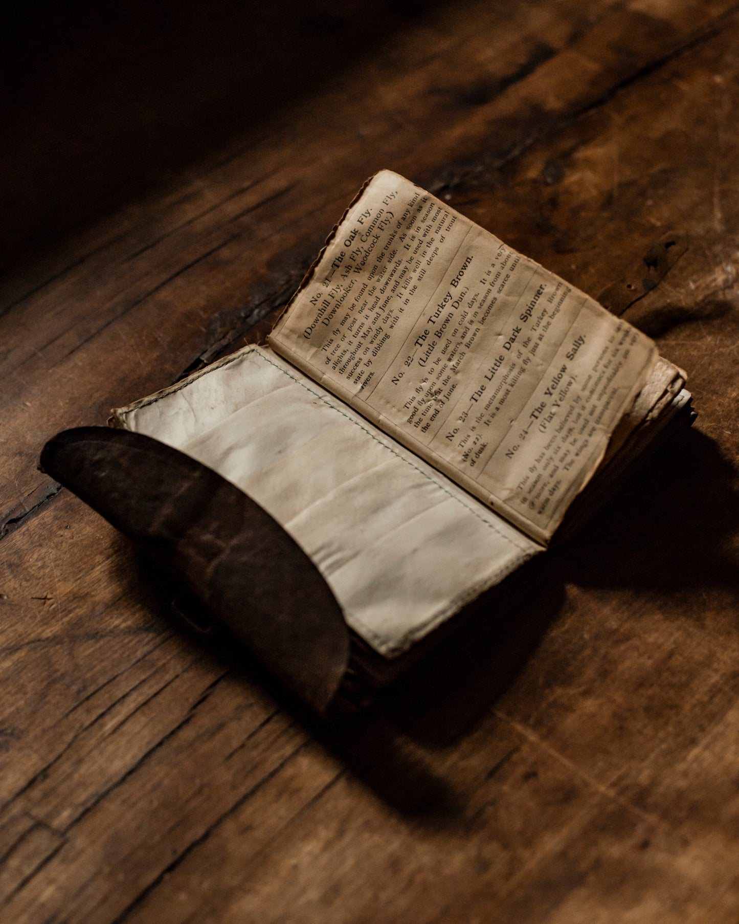 LATE 1800S POCKET FLY FISHING COMPANION