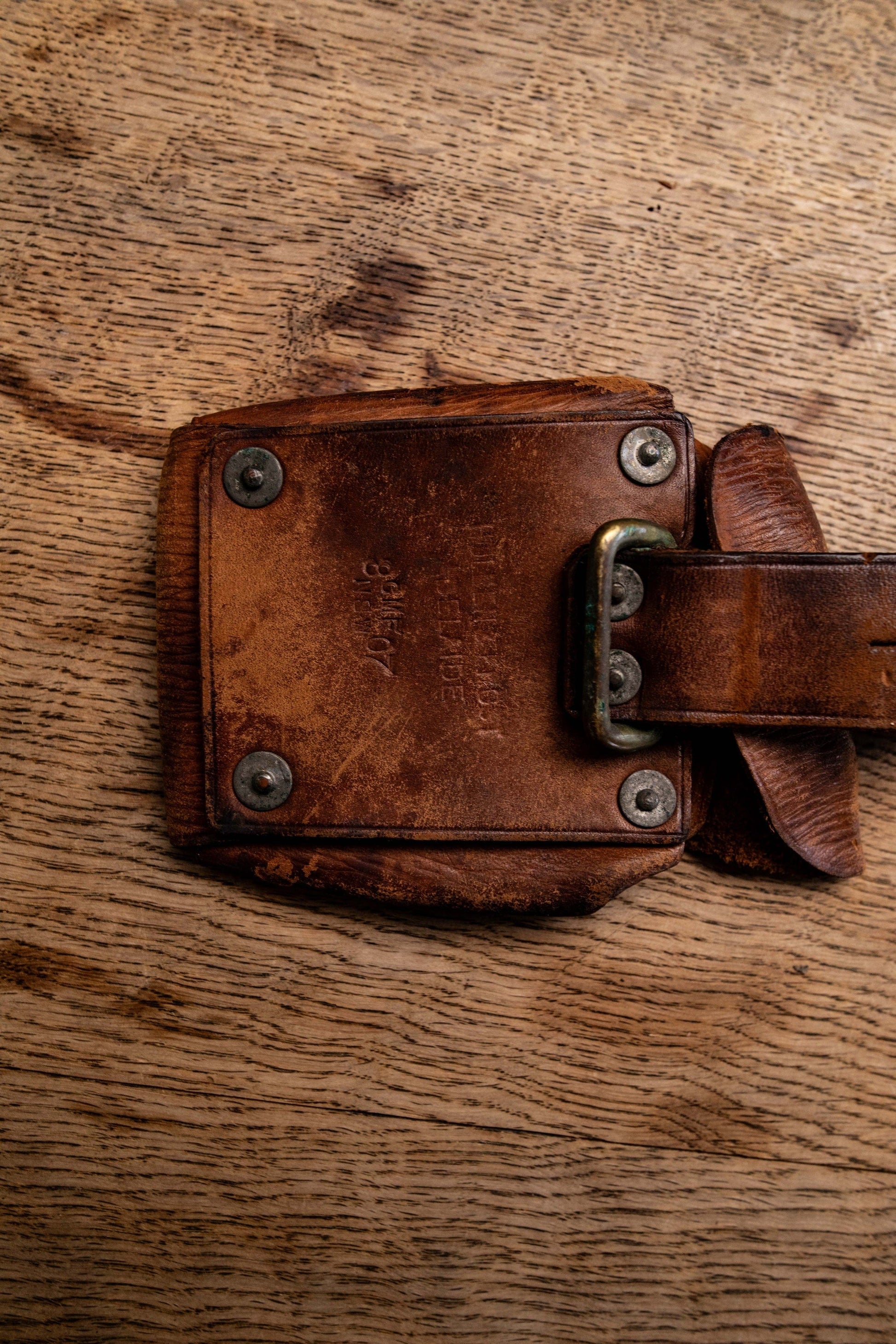 Dry leather mag pouch