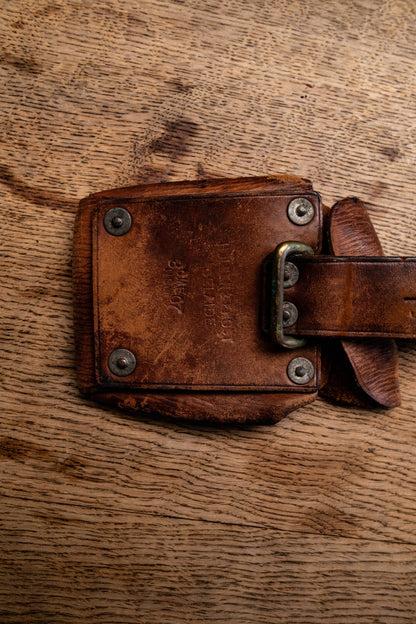 Dry leather mag pouch