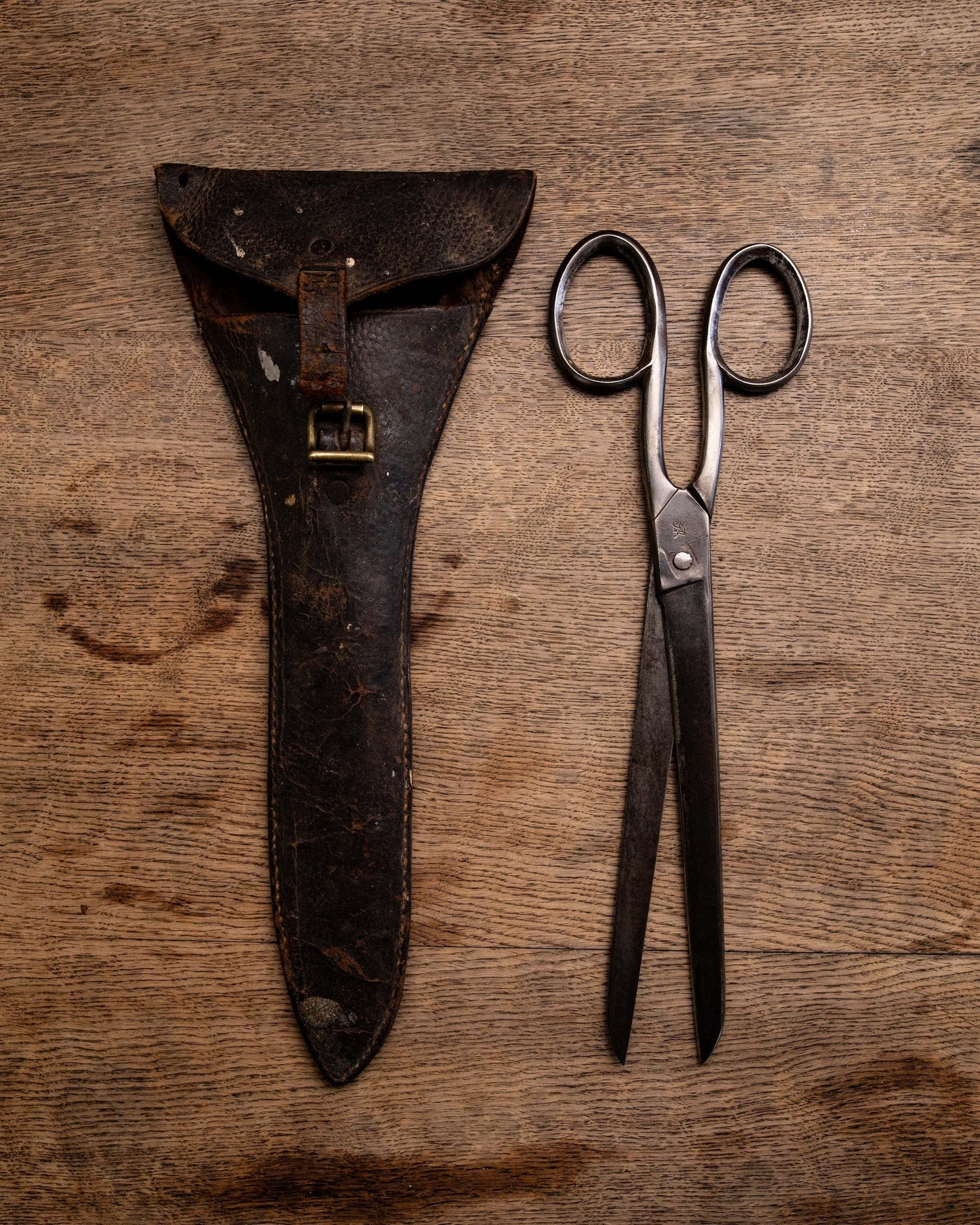 Sheffield Scissors with leather pouch