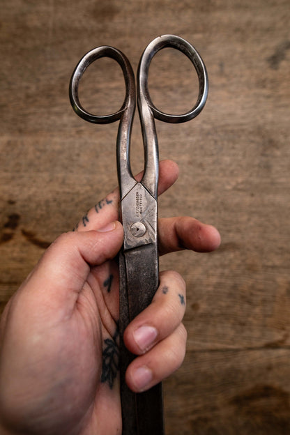 Sheffield Scissors with leather pouch