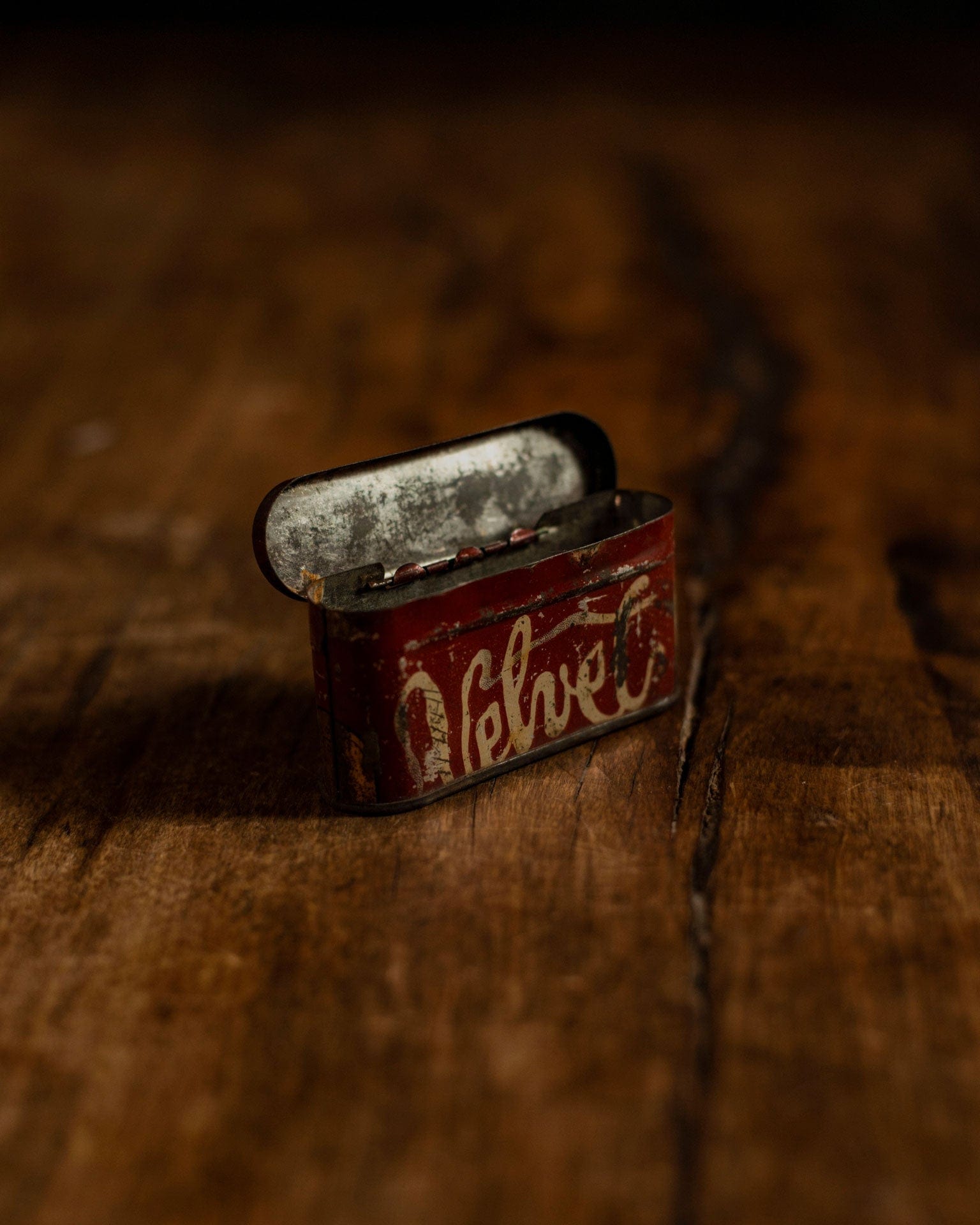 Velvet Half Tobacco Tin