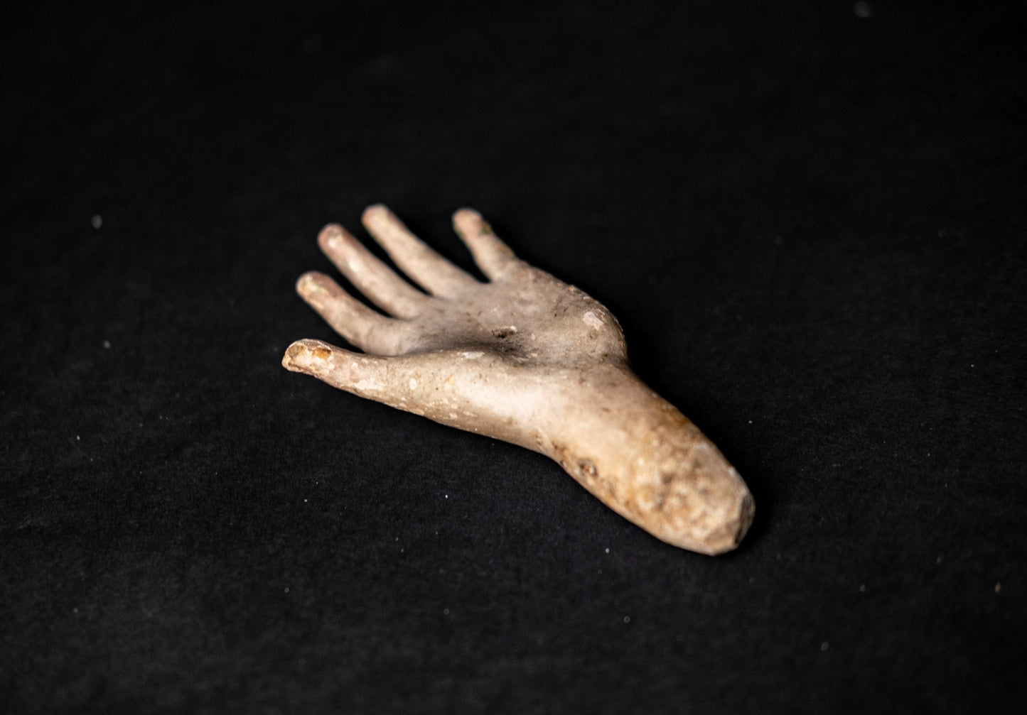 Early 18th century Santos Christo Wooden hand