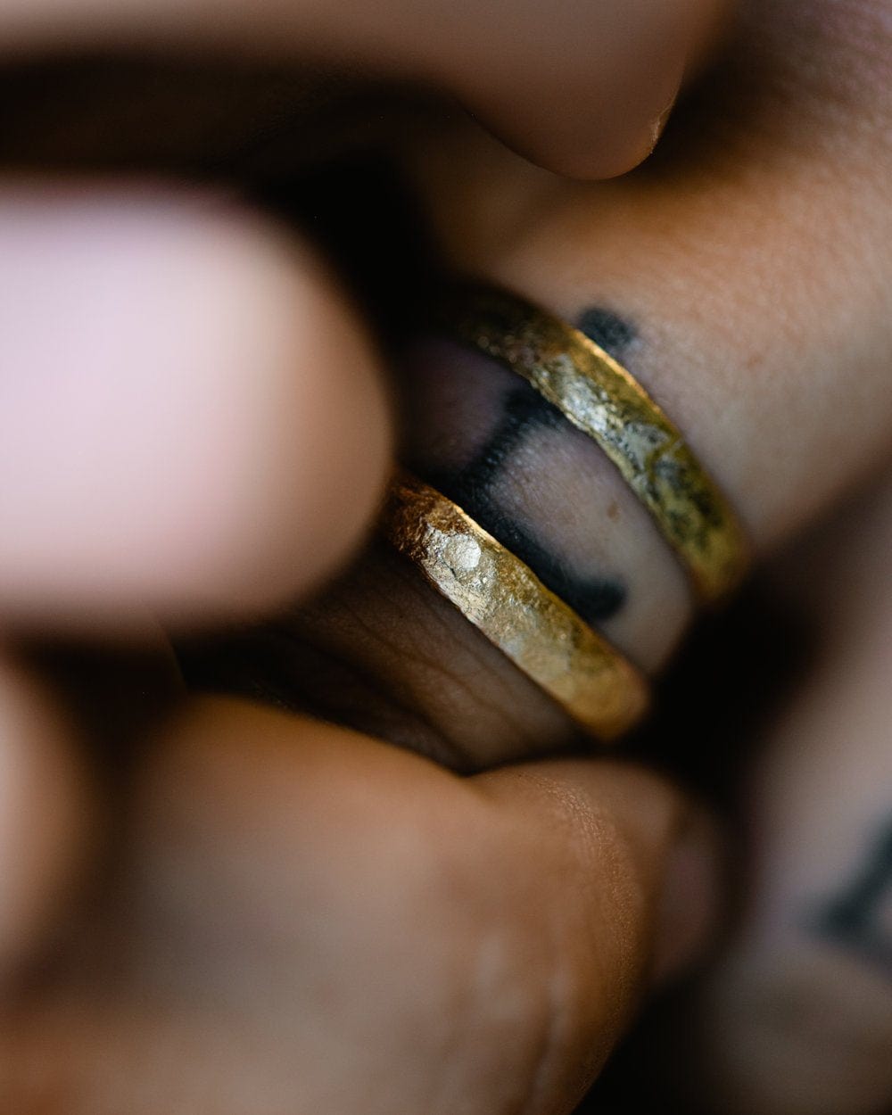 1924us Signature 'Onward' Engraved Sterling Silver Ring Bathed in Gold