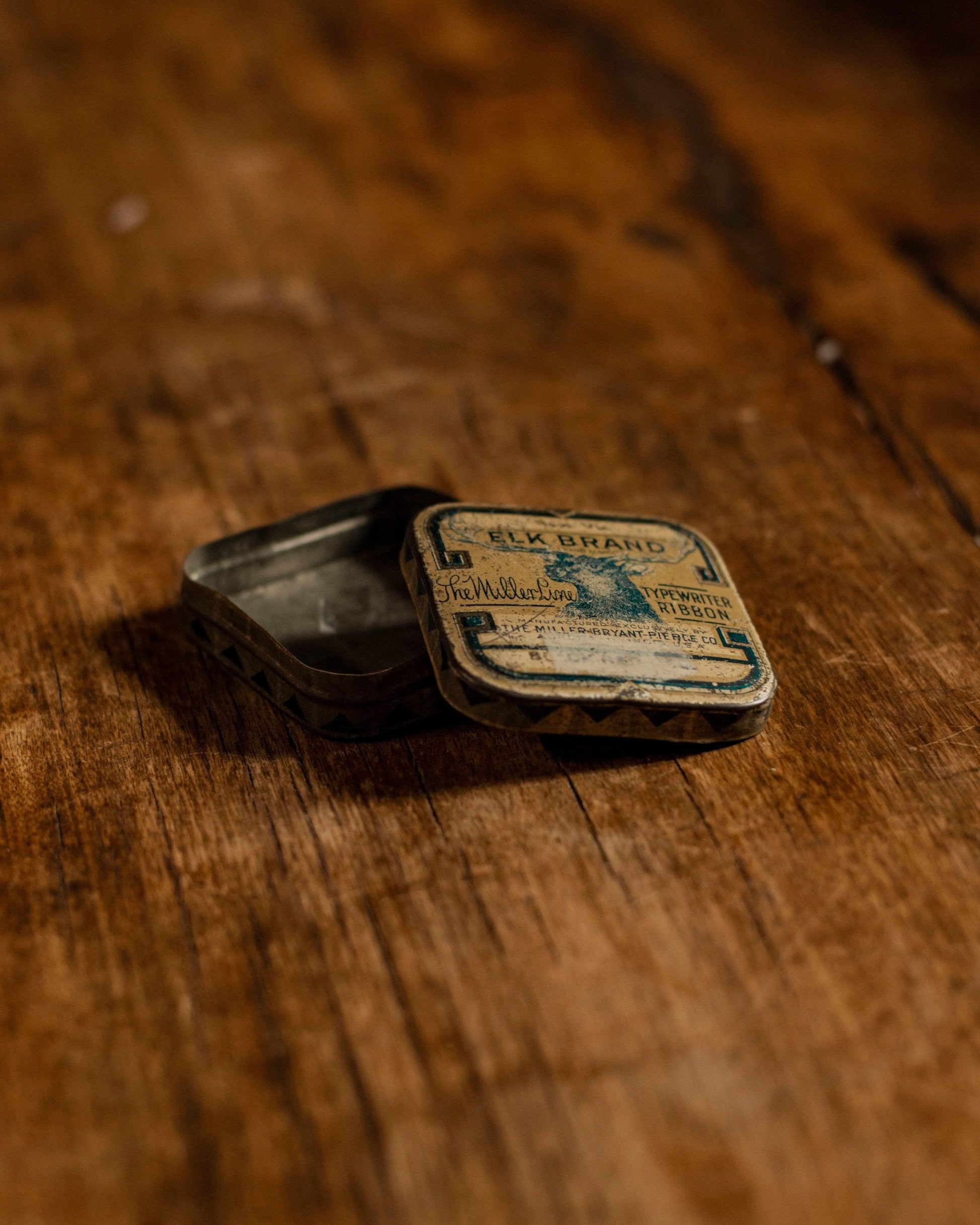 Elk Brand Typewriter Ribbons Tin